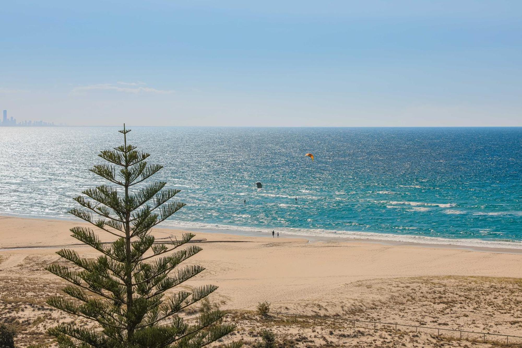 Meridian Tower Kirra Beach Coolangatta Exterior photo