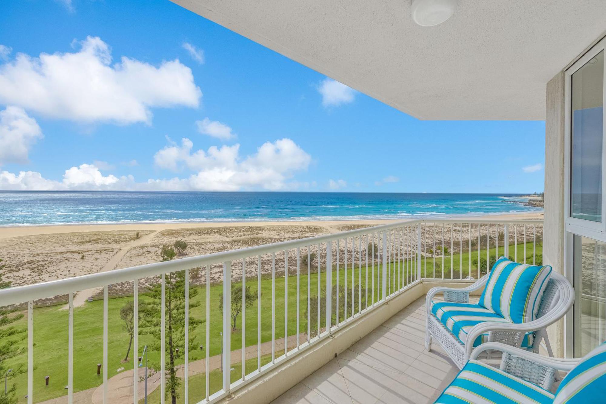 Meridian Tower Kirra Beach Coolangatta Exterior photo