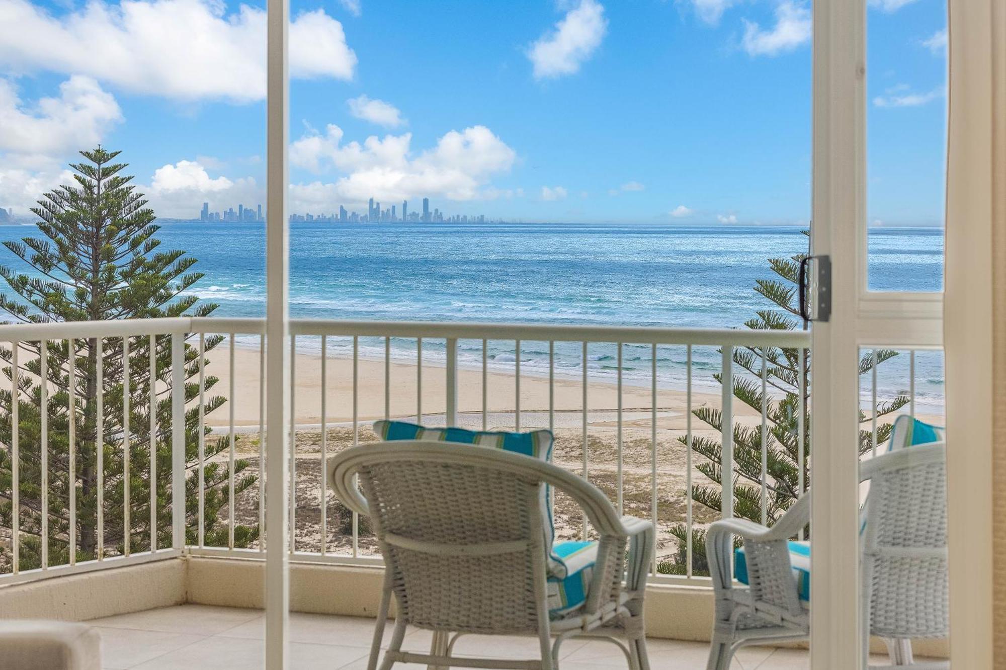Meridian Tower Kirra Beach Coolangatta Exterior photo