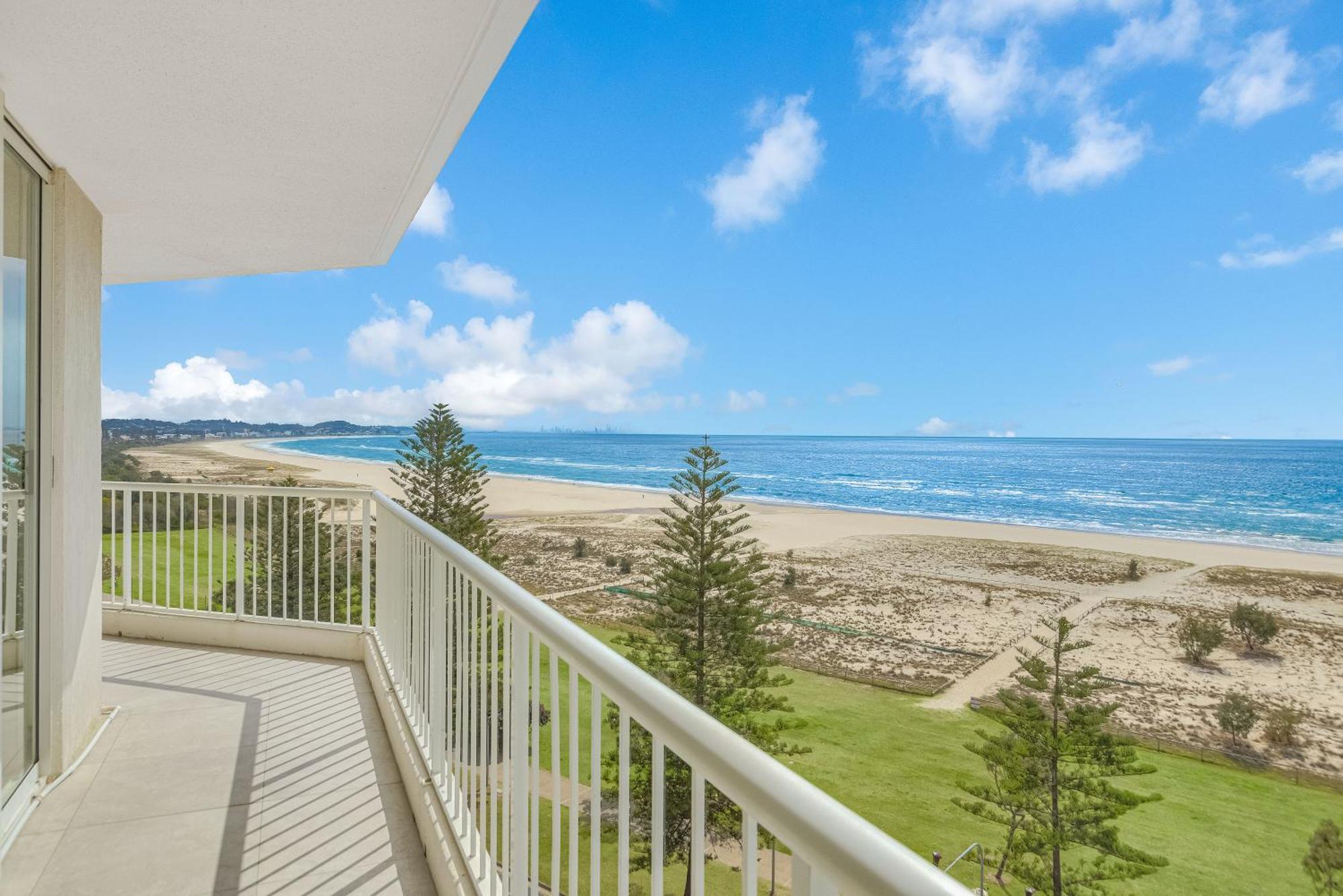 Meridian Tower Kirra Beach Coolangatta Exterior photo
