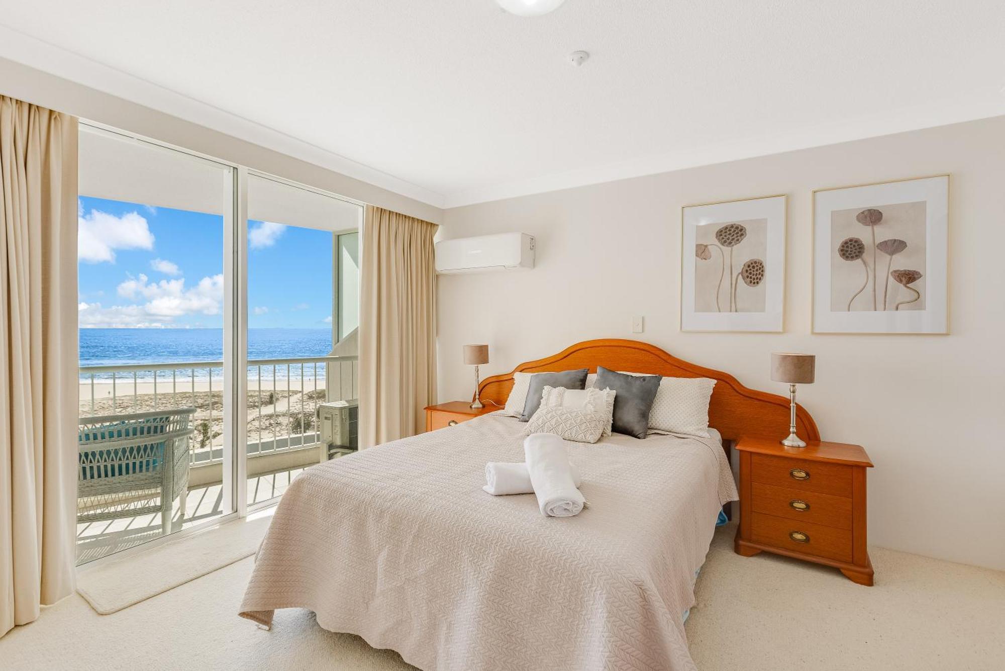 Meridian Tower Kirra Beach Coolangatta Exterior photo