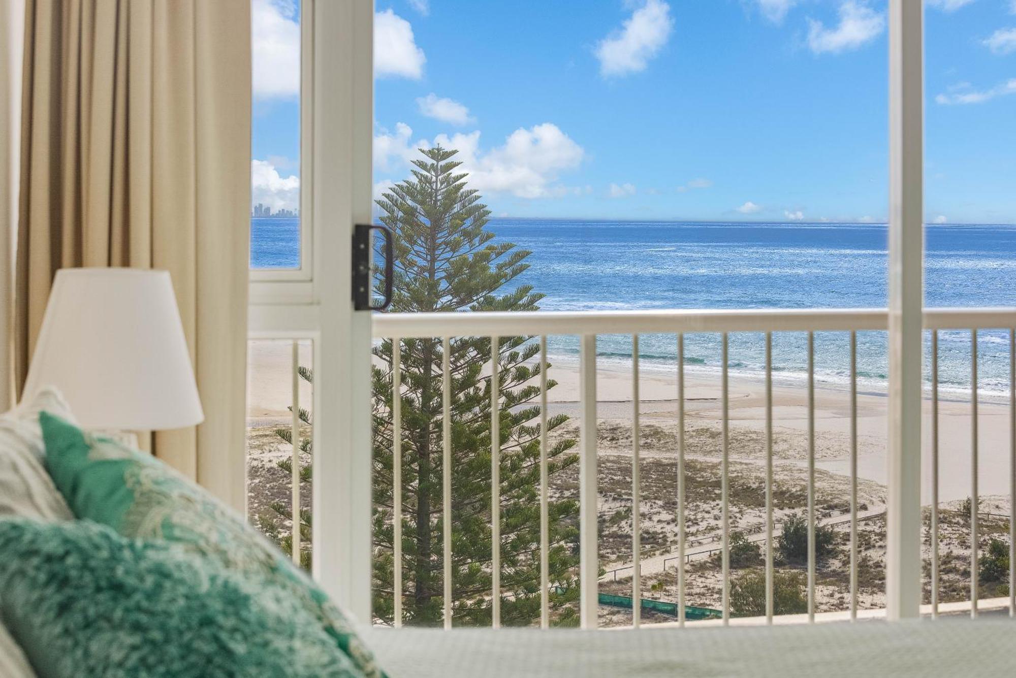 Meridian Tower Kirra Beach Coolangatta Exterior photo